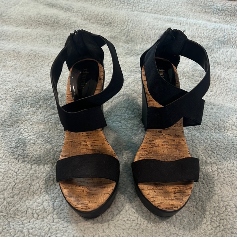 Black wedge